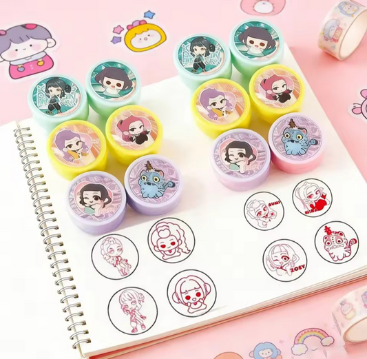 K-Pop Demon Hunters stempels. K-Pop Demon Hunters uitdeelcadeautjes en traktaties. Speciaal voor Huntr/x en Saya Boys fans! 