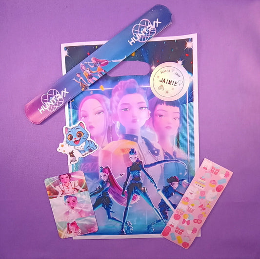 K-Pop Demon Hunters uitdeelcadeautjes en traktaties. Speciaal voor Huntr/x en Saya Boys fans! 