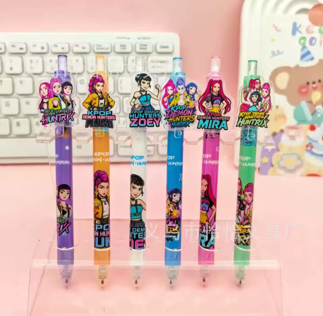 K-Pop Demon Hunters uitdeelcadeautjes en traktaties. Speciaal voor Huntr/x en Saya Boys fans! 